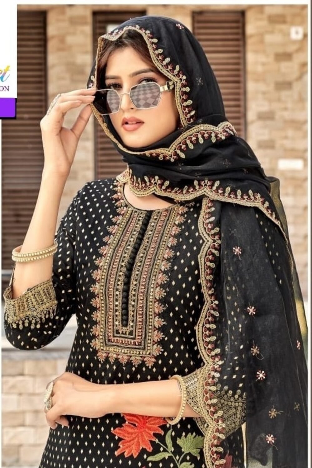 Gorgeous Women’s Suit Set