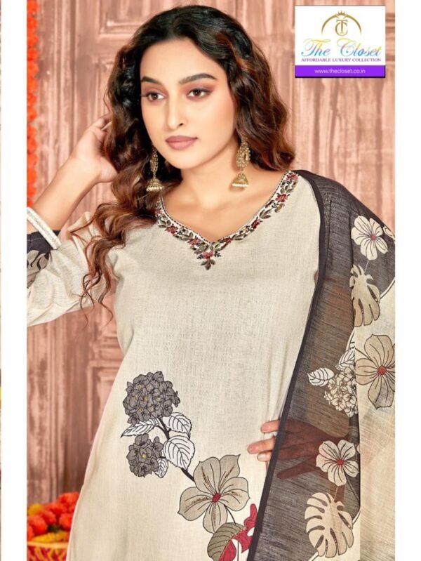 Gorgeous Women’s Suit Set Featuring Delicate Embroidery Work