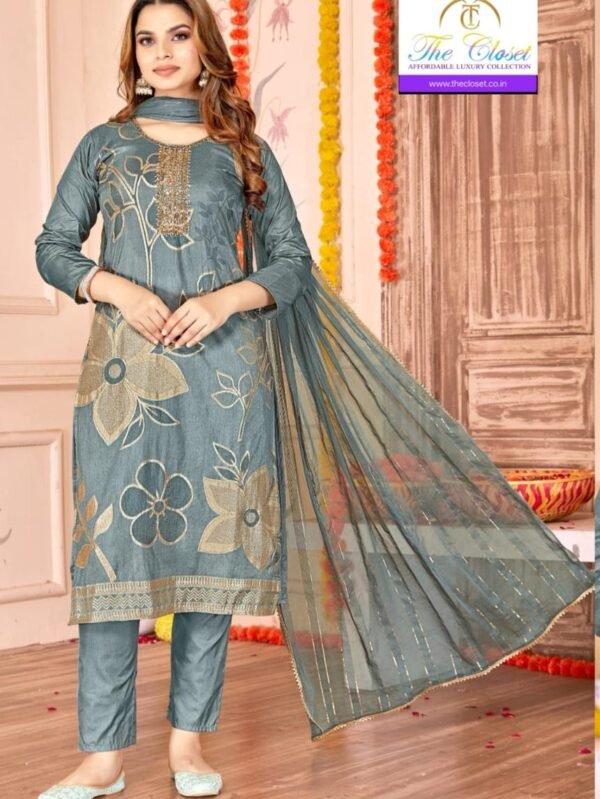 Charming Women’s Suit Set – A Boutique Article