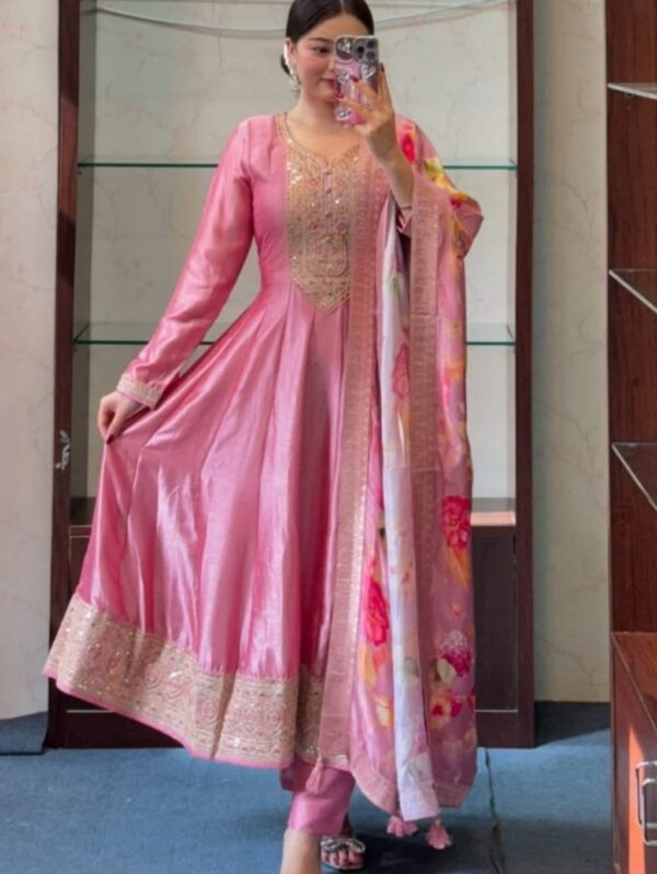 Pink Soft Banarasi Silk Log Kurta Pant & Dupatta Set with Zari Work