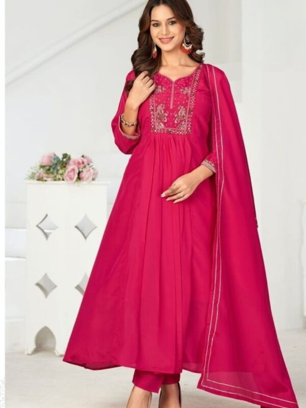 Effortlessly Graceful Silk Suit Set to Elevate Every Occasion !