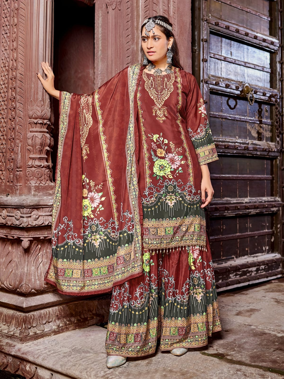 Pakistani Suit With Sharara (3)