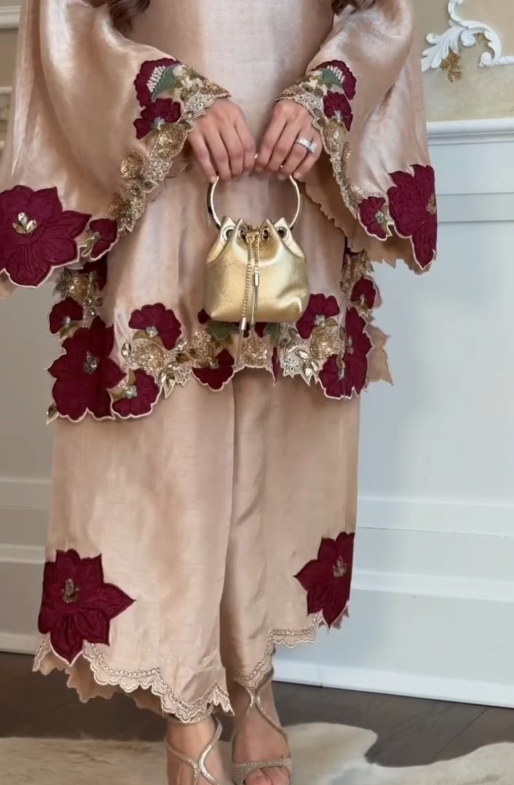 Elegant Roman Glass Embroidered Kurta Pant Dupatta Set for Women - Image 3