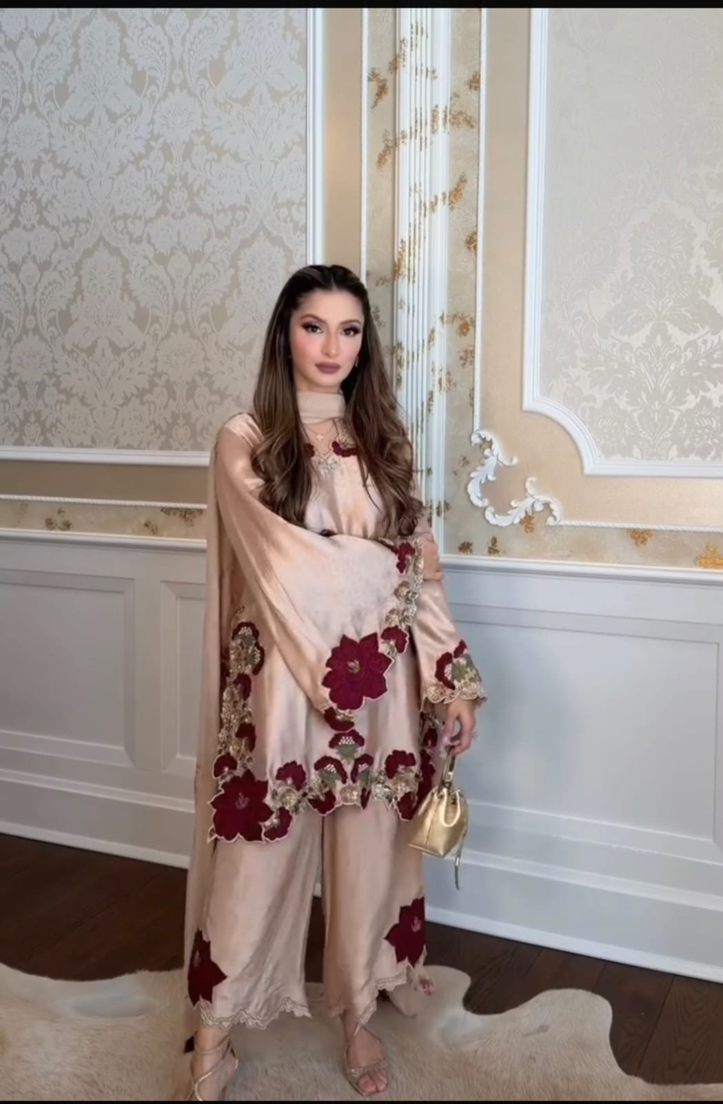 Elegant Roman Glass Embroidered Kurta Pant Dupatta Set for Women - Image 4