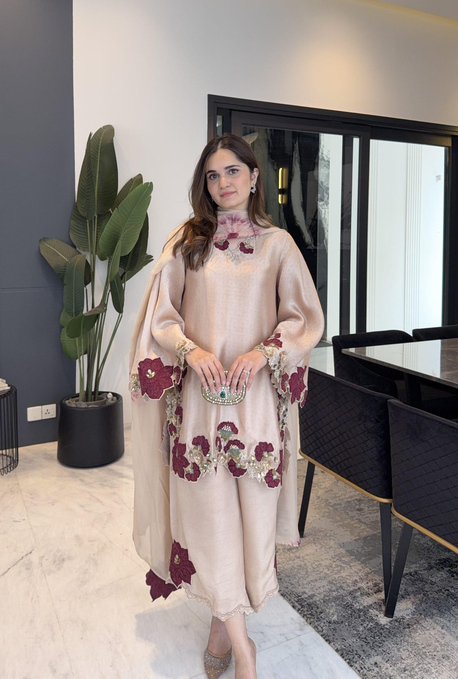 Elegant Roman Glass Embroidered Kurta Pant Dupatta Set for Women - Image 5