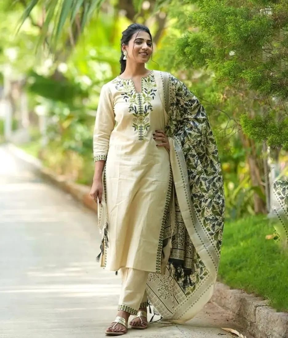 Women’s Heavy Embroidered Cotton Flex Kurta Pant Set with Khadi Silk Dupatta - Image 4